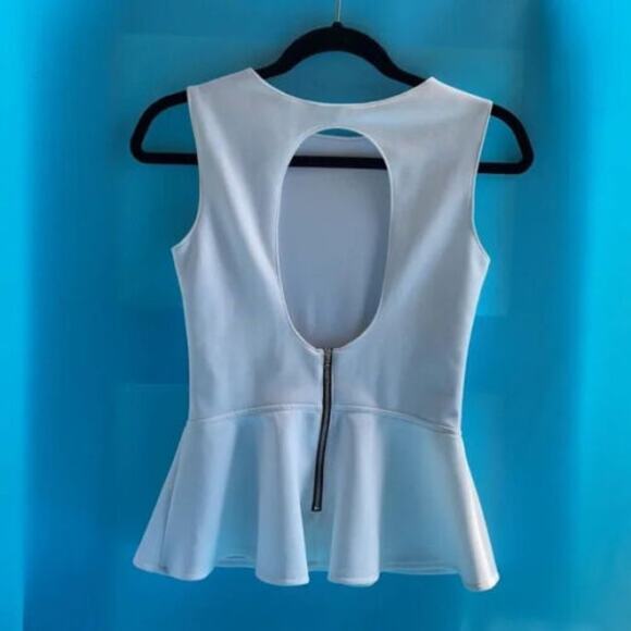 NWOT Boulee Women's White Crew Neck Open Back Peplum Sleeveless Top Size 2 - Picture 5 of 11